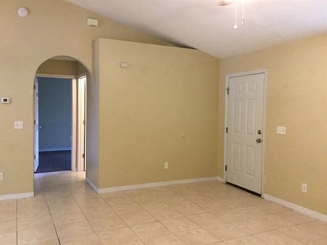 Building Photo - 832 Forestwood Dr