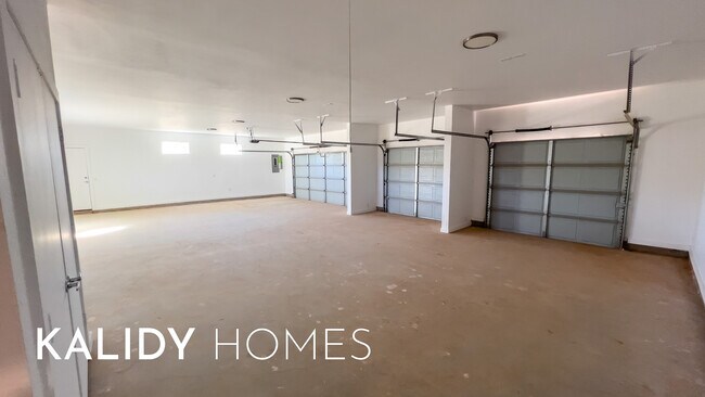 Building Photo - 17636 Salma Rd