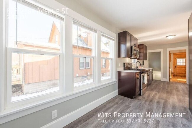 Building Photo - 873 21st Ave SE