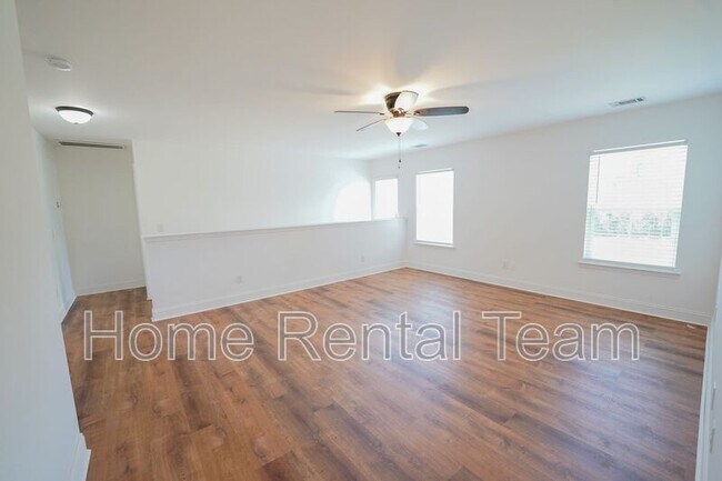 Building Photo - 75 Sailmaker Ln