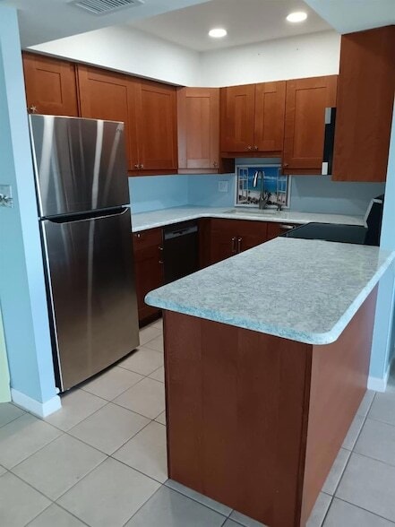 Building Photo - 14800 Walsingham Rd