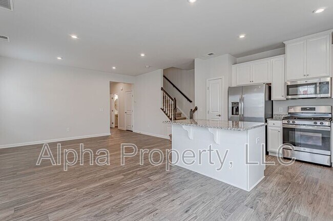 Building Photo - 520 Huntingdale Pl