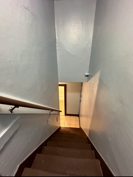 Building Photo - 89 Hamlet Ave