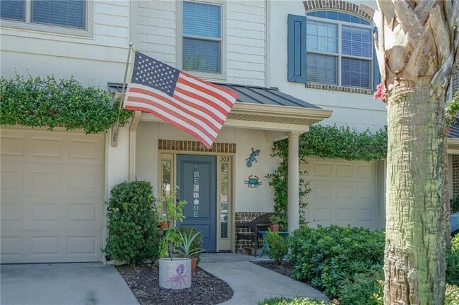 Building Photo - 303 Reserve Ln