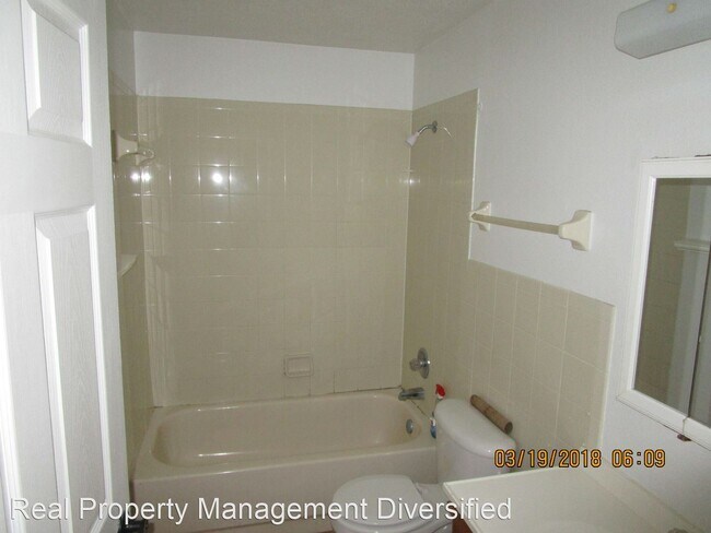 Building Photo - 1710 SW 109th Pl