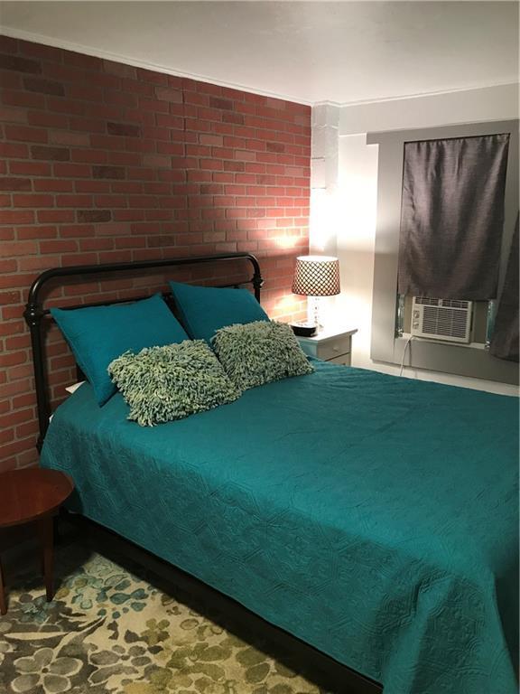 Building Photo - 16 W Thatcher St