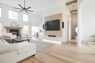 Building Photo - 2010 Merlin Dr