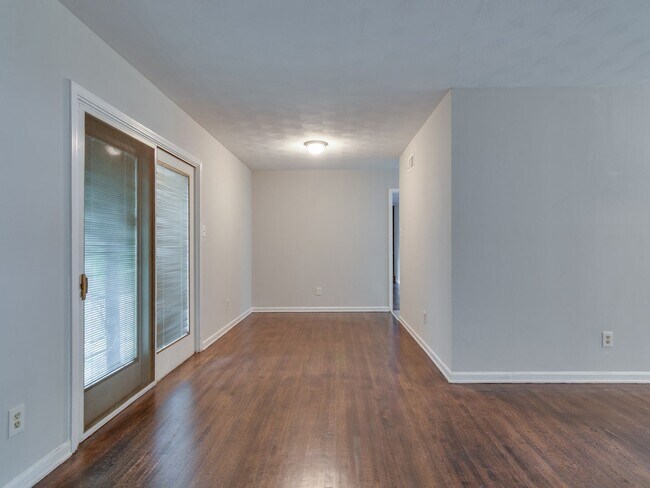 Building Photo - Beautiful Renovated 3 Bedroom 2 Bathroom in Whitehaven!