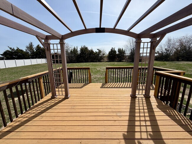 Building Photo - 197 Glenhurst Dr