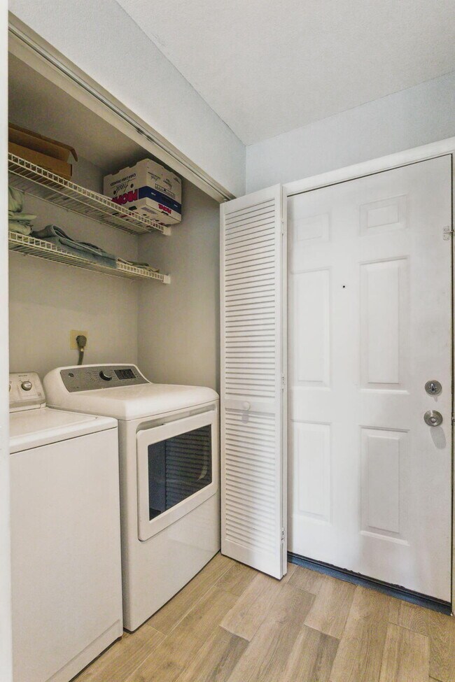 Building Photo - 1885 Palm Cove Blvd