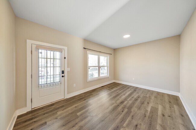 Building Photo - 336 Nobleman Way