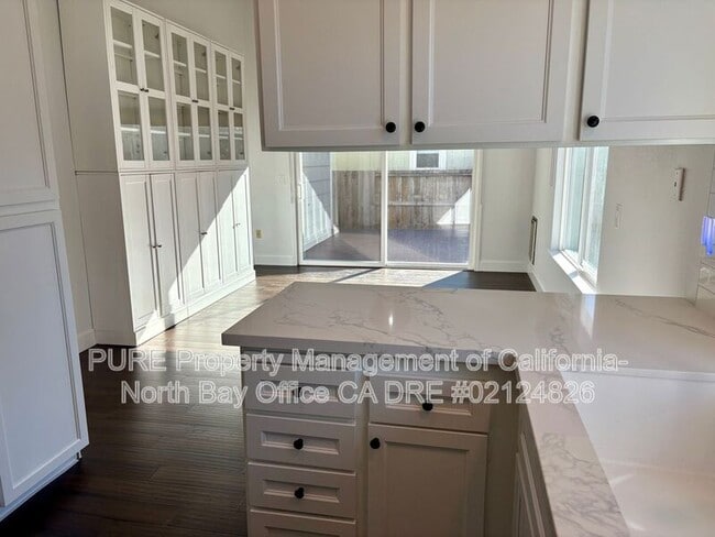 Building Photo - 104 Banff Way