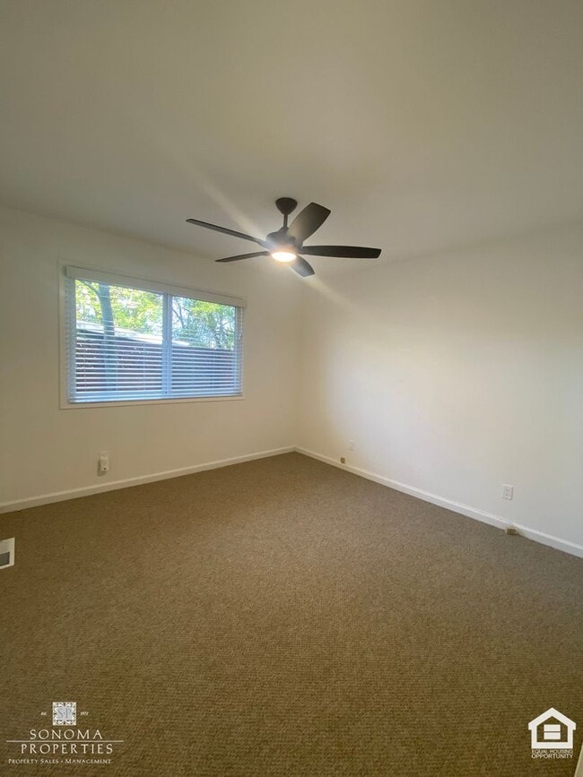 Building Photo - Updated 3bd+ Home In Glen Ellen