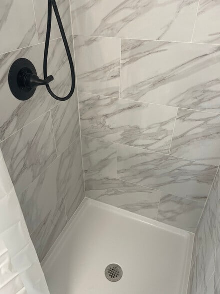 Building Photo - 3115 Marshall Dr