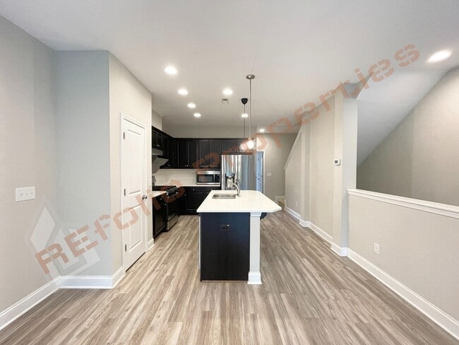 Building Photo - 139 Manordale Dr