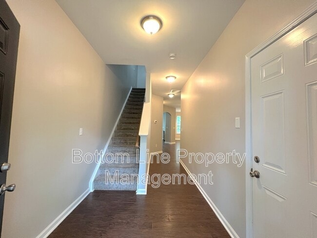 Building Photo - 7637 Abigail Glen Dr
