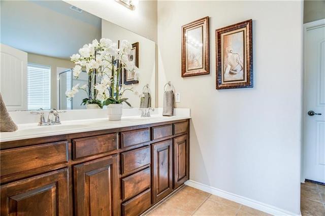 Building Photo - 1009 Kerrville Way