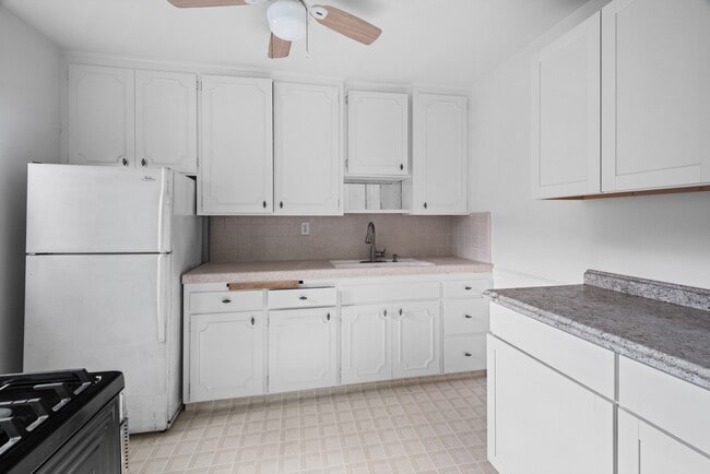 Building Photo - 3493 Meier St