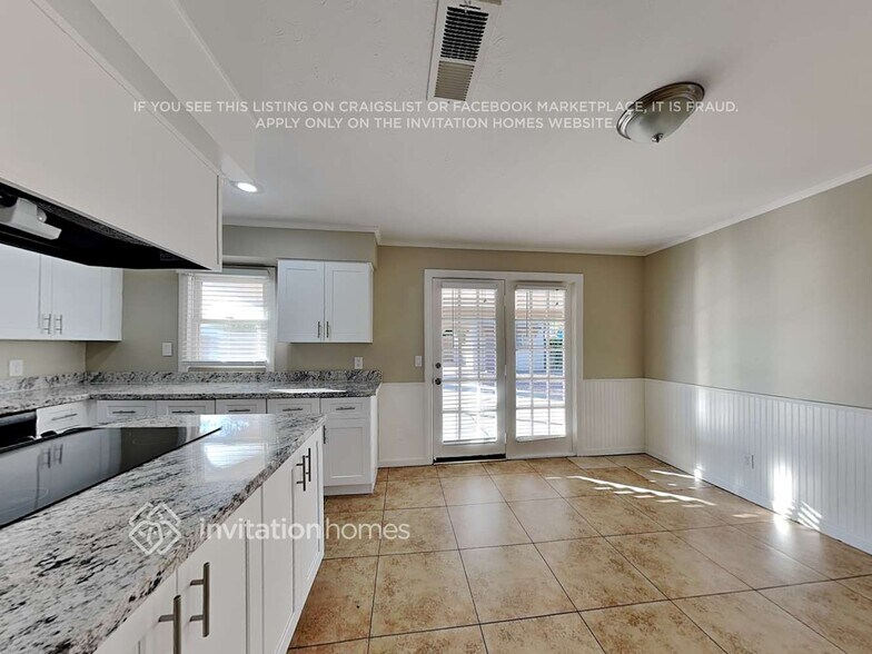 Building Photo - 243 E Cullumber Ave