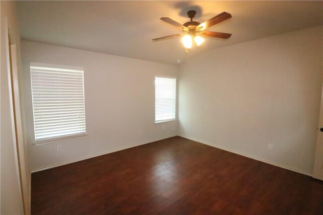 Building Photo - 1011 Burgess Dr