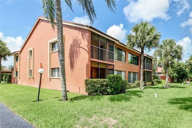 Building Photo - 124 Cypress Way E