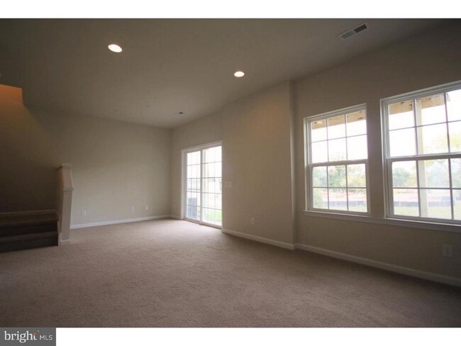 Building Photo - 1816 Pinnacle Dr