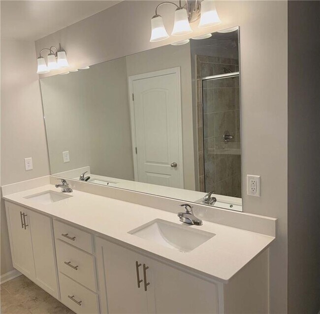 Building Photo - 480 Rockfern Ct