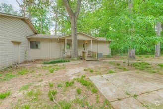 Building Photo - 330 Oak Tree Dr