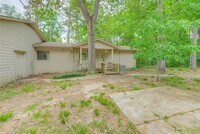 Building Photo - 330 Oak Tree Dr