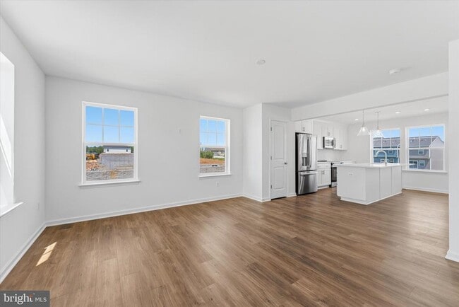 Building Photo - 501 Fontana Cir