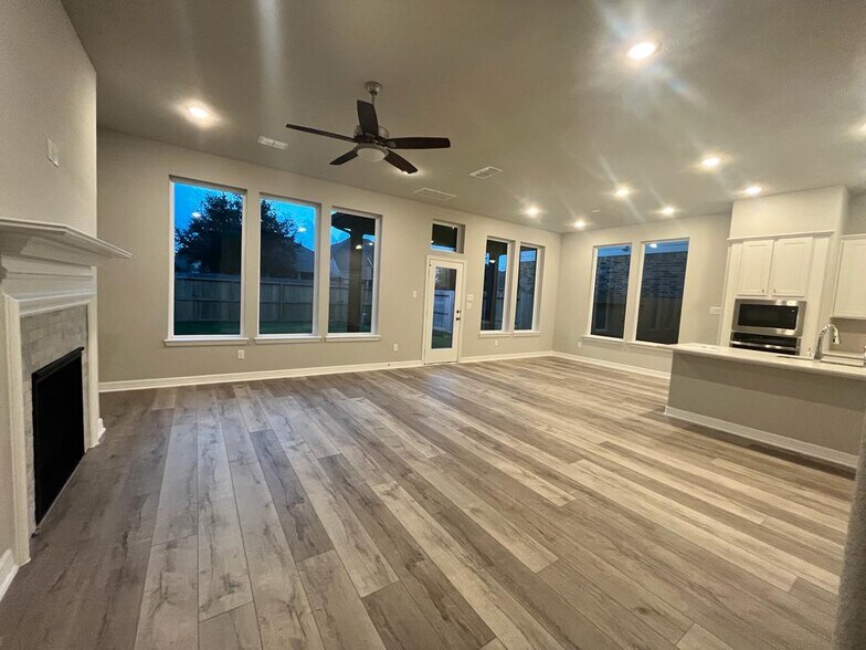 Living & Dining - 6650 Jasper Valley Cir