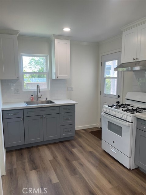 Building Photo - 3807 Mohawk St