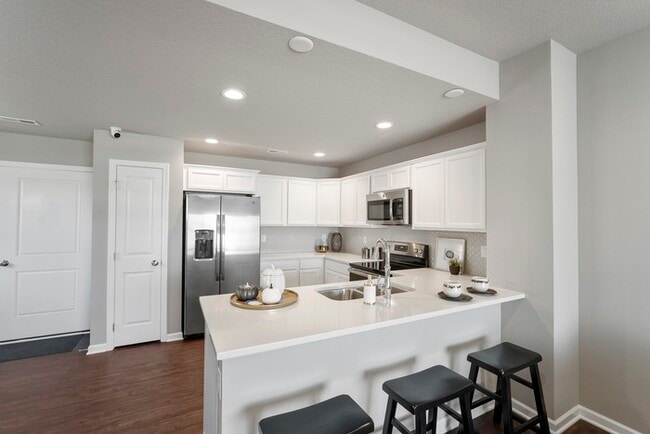 Building Photo - 2228 Hazeltine Pl