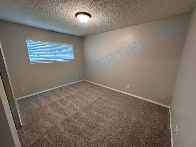 Building Photo - Spacious 4-Bedroom Gem with 2,320 Sq Ft of...