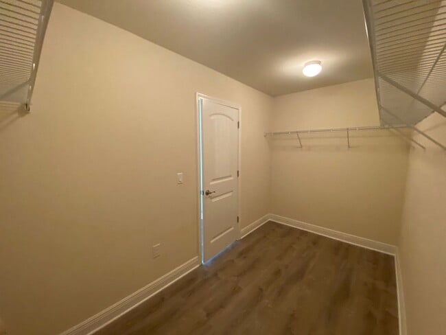 Building Photo - Gulf Breeze - Bay Ridge Park - 4 bedroom, 2 bathroom