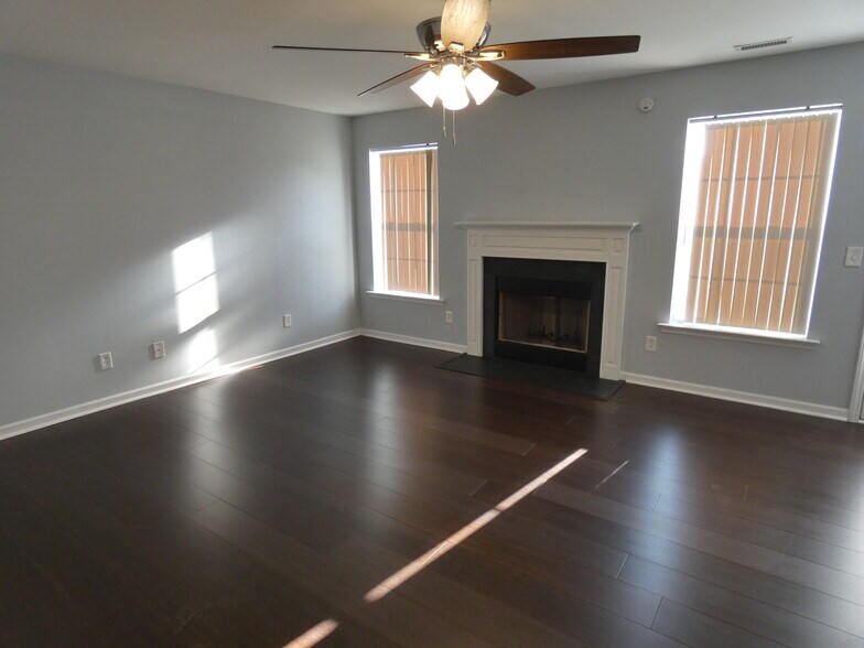 Building Photo - 1624 Brown Owl Dr