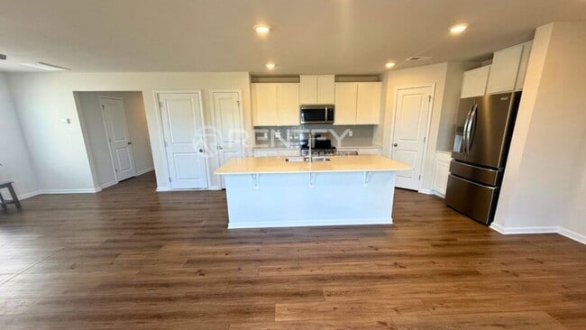 Building Photo - 2802 Legacy Rdg Ln