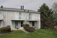 Building Photo - 440 Meadow Green Ln