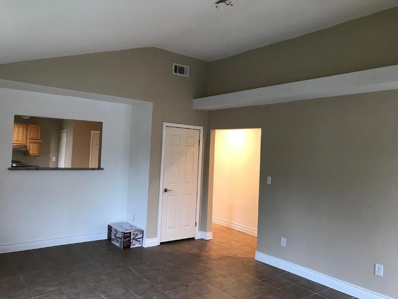 Building Photo - 6009 Jacqueline Ln