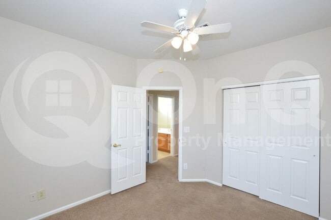 Building Photo - 2125 E Nantuckett Dr