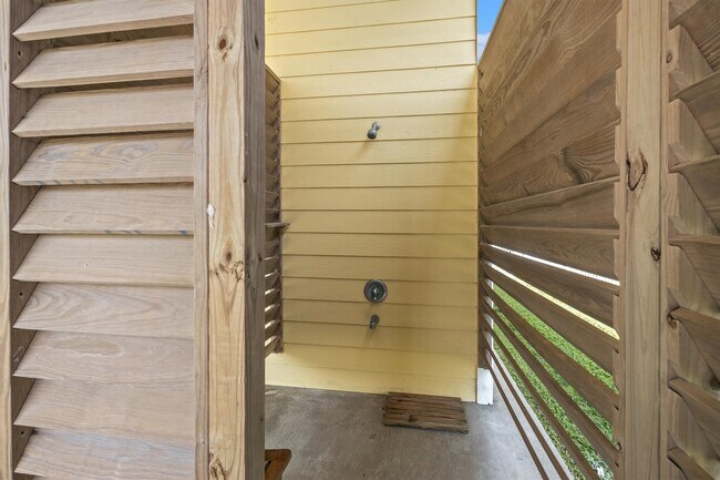 Building Photo - 22123 Cantina Dr