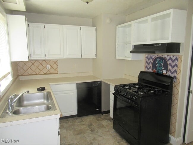 Building Photo - 12413 Worthington Ave