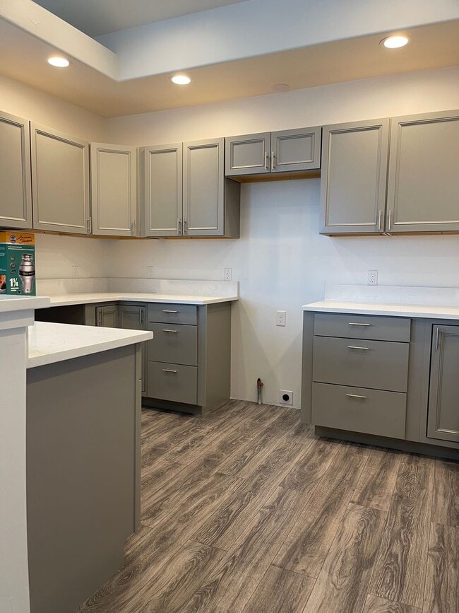 Building Photo - 1703 Ross Ave