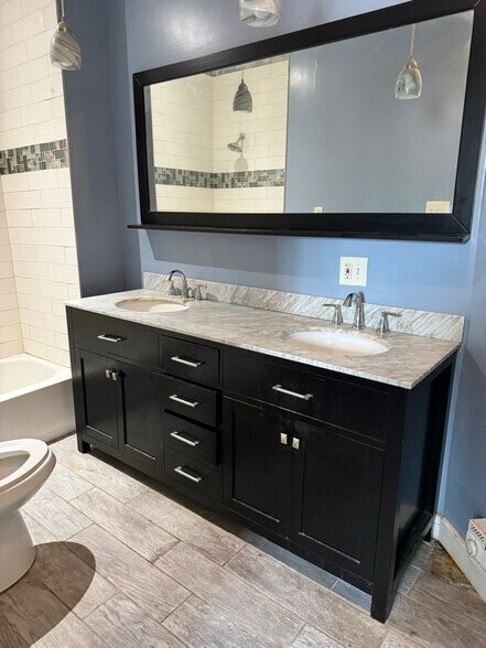 Building Photo - 37 Holland Pl