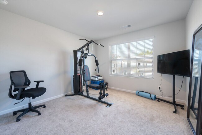 Building Photo - 447 Augustine Dr