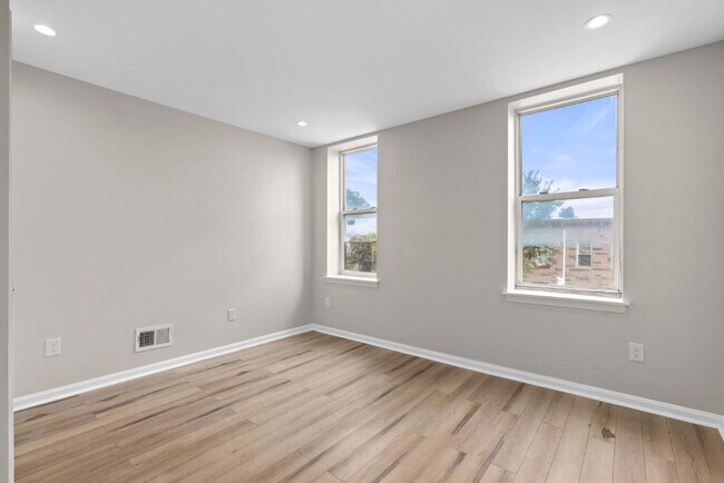 Building Photo - 232 N Patterson Park Ave