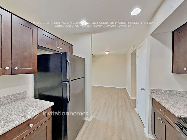 Building Photo - 3729 W Villa Maria Dr