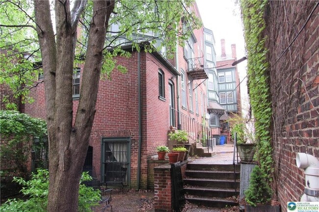Building Photo - 44 N 2nd St
