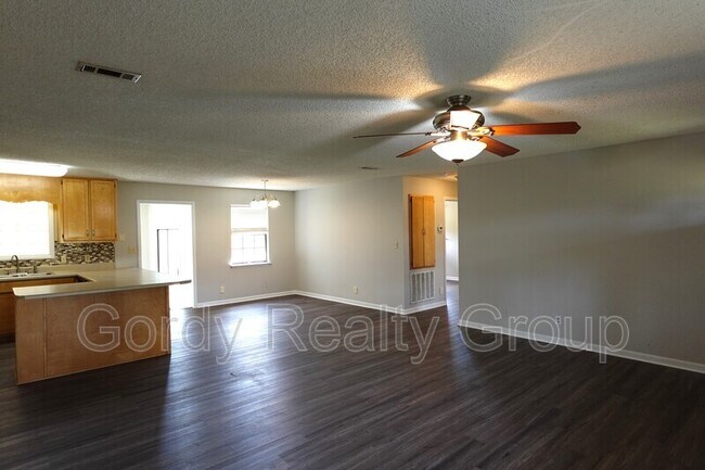 Building Photo - 5122 Presidents Cir