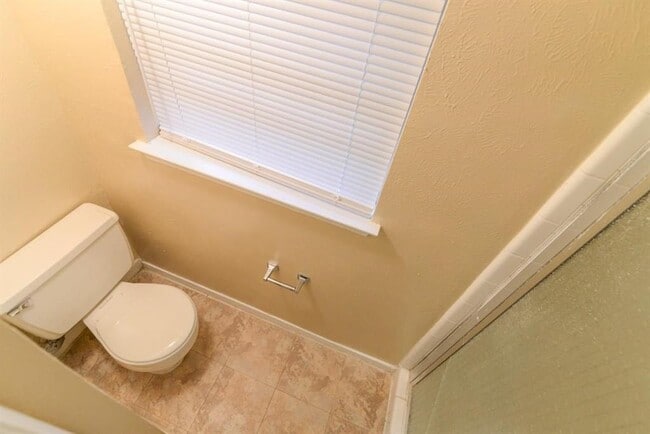Building Photo - 115 Price Dr